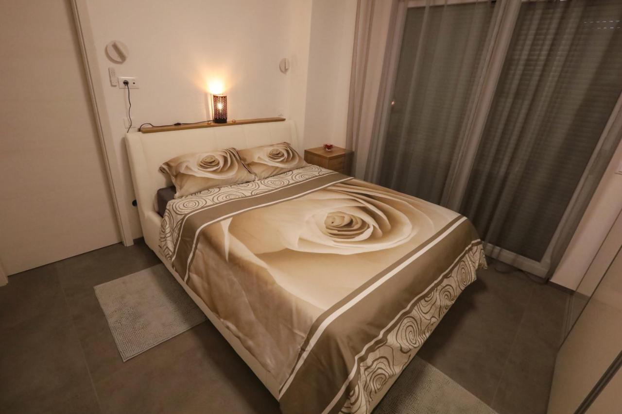 Ferienwohnung Hisa Dobrega Pocutja Kozina Exterior foto