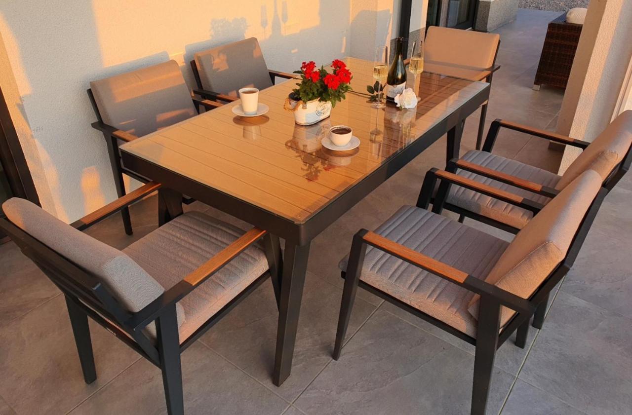 Ferienwohnung Hisa Dobrega Pocutja Kozina Exterior foto